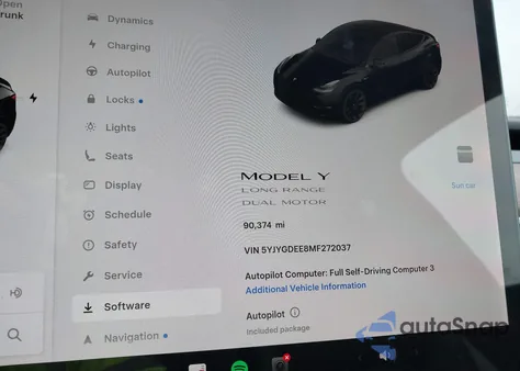 2021 Tesla Model Y Long Range Dual Motor All-Wheel Drive z USA, uszkodzony, nr VIN 5YJYGDEE8MF272037